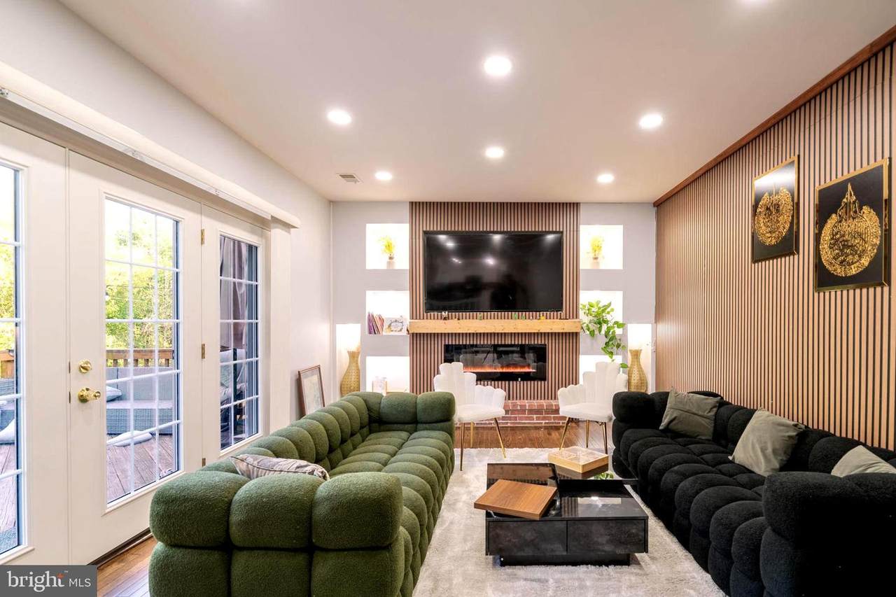 9907 Rosewood Hill Circle - Photo 1