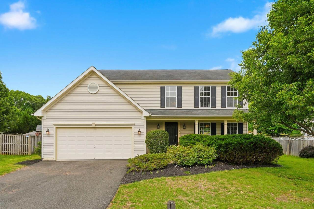 6686 Clarkes Meadow Drive - Photo 1