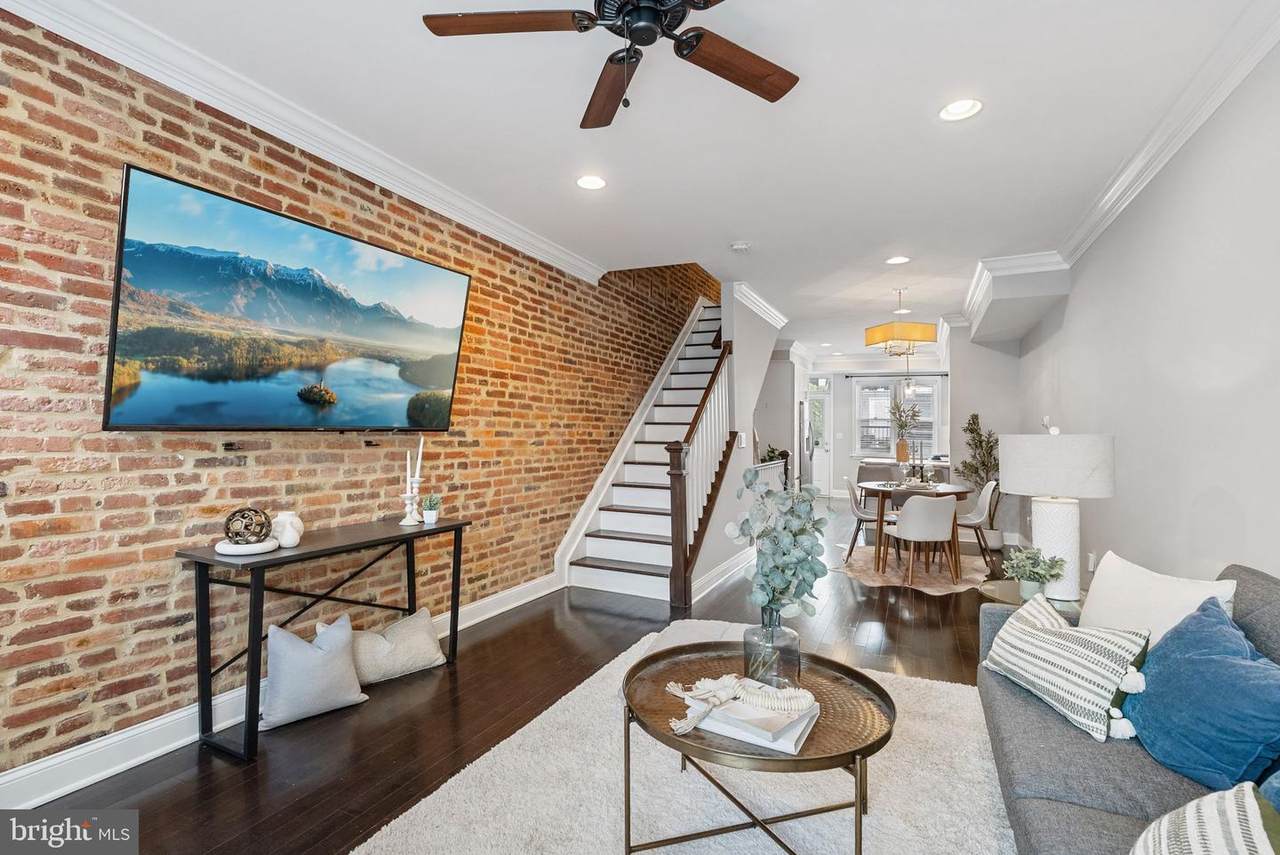 322 Clinton Street - Photo 1