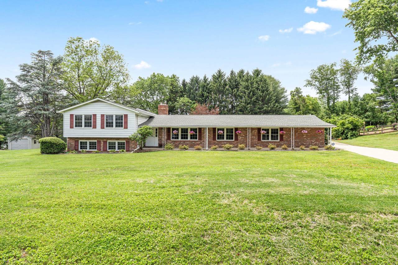 3318 Lowell Lane - Photo 1