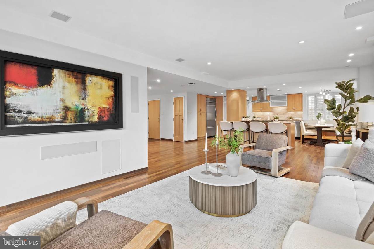 220 Rittenhouse Square - Photo 1