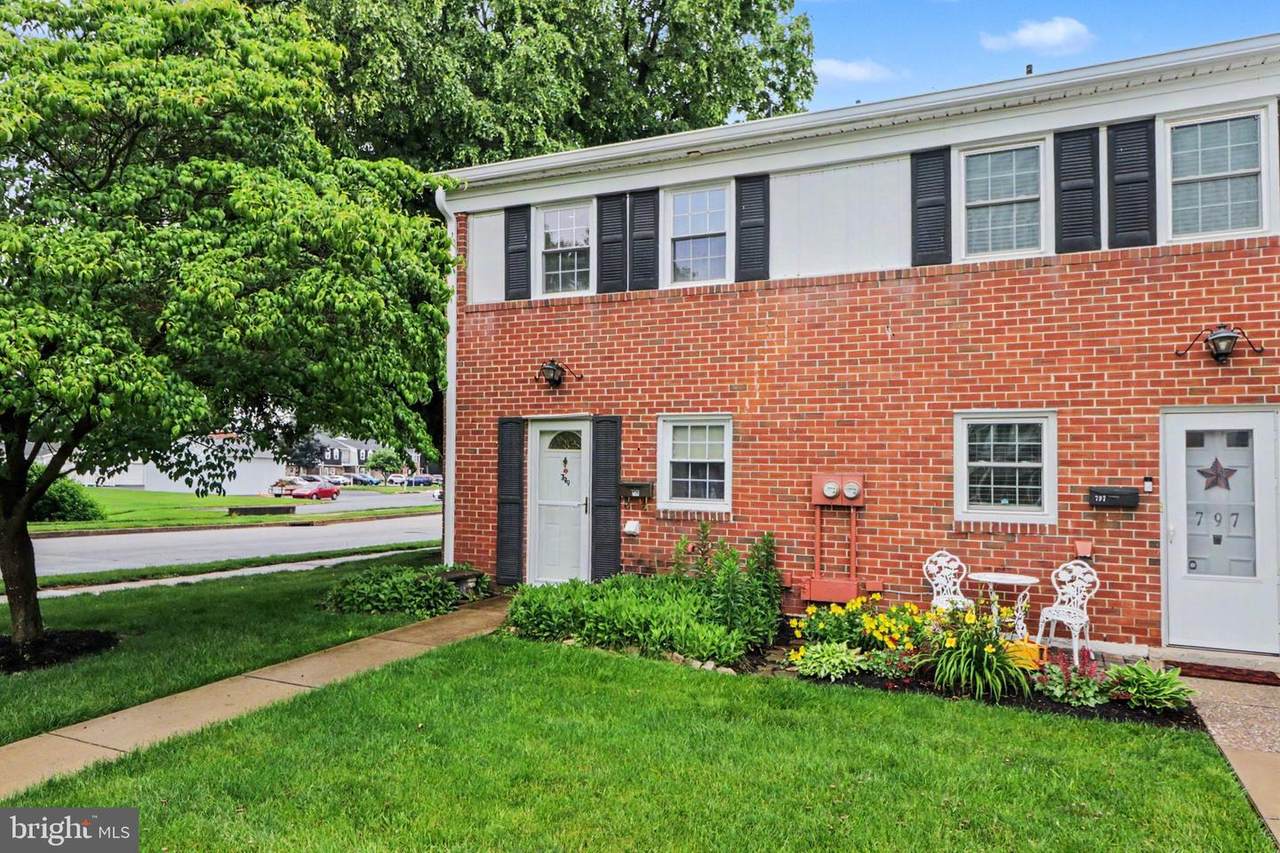 799 Hardwick Place - Photo 1