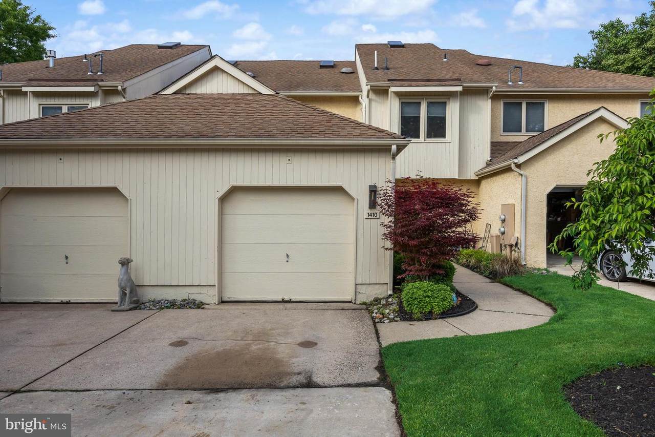 1410 Chanticleer - Photo 1