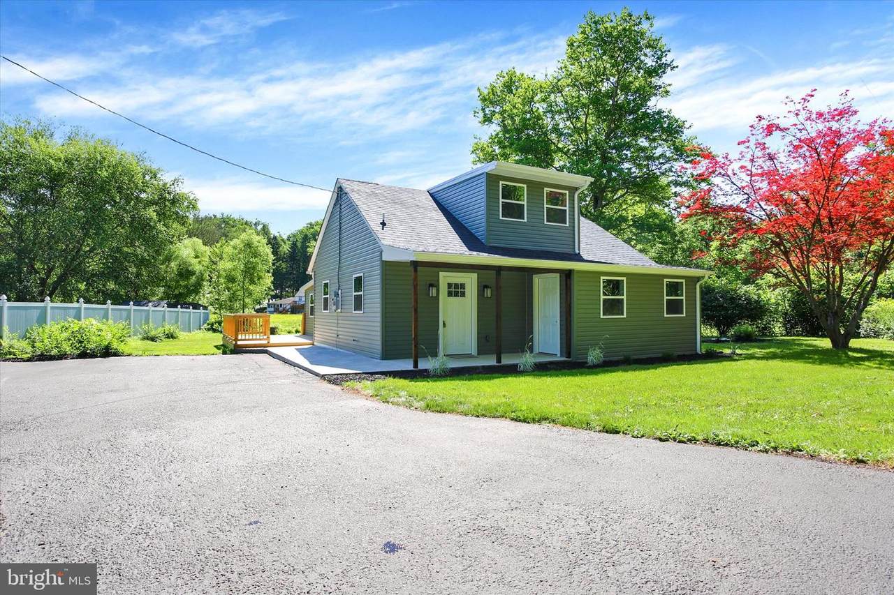 876 Cardinal Lane - Photo 1