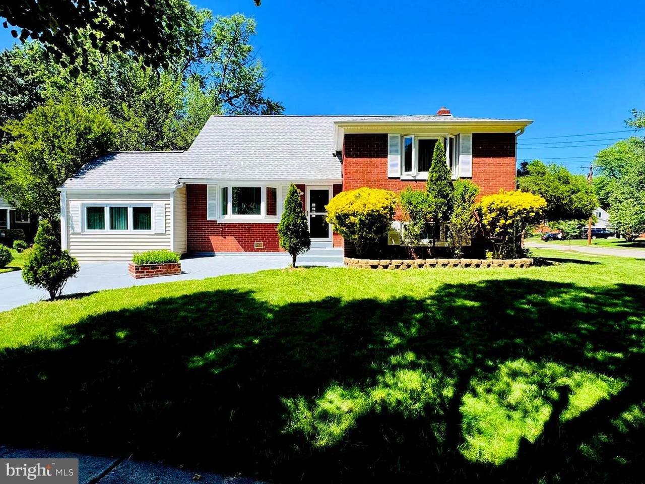 5313 Thayer Avenue - Photo 1