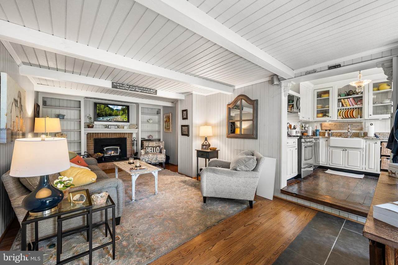 310 Peachtree Lane - Photo 1