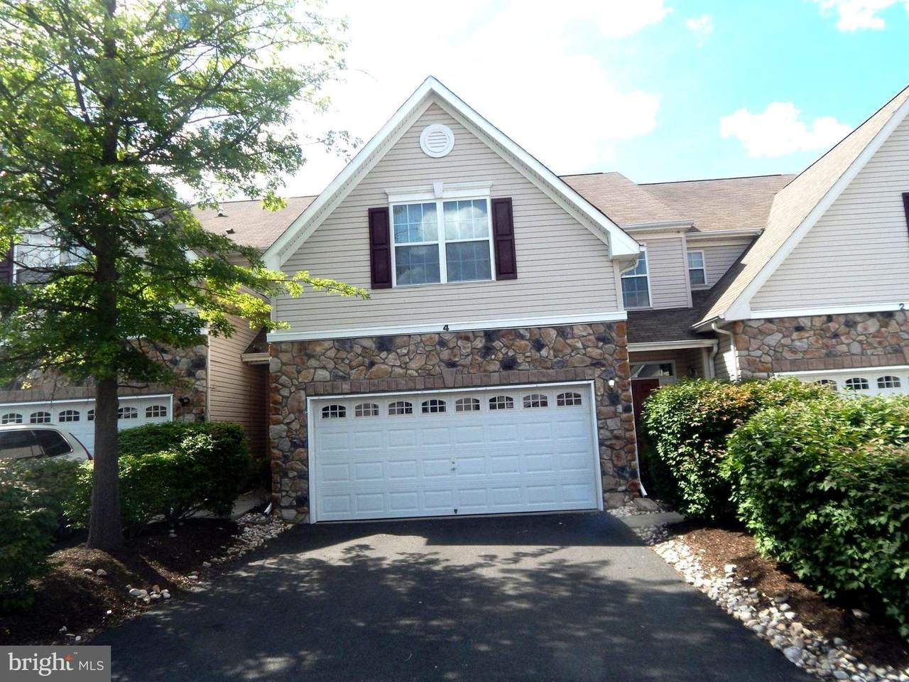 4 Blake Drive - Photo 1