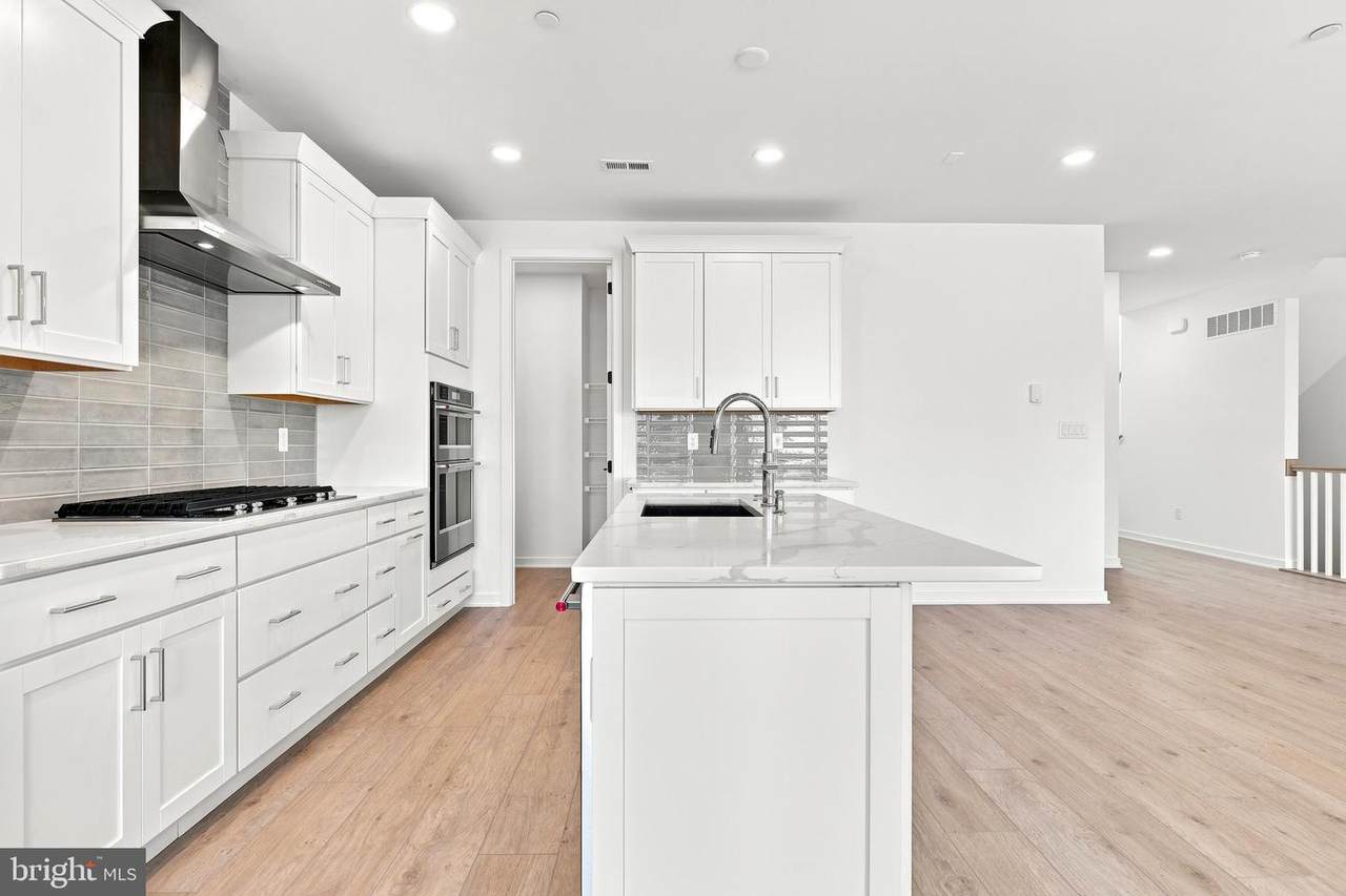 180 Alroy Road - Photo 1