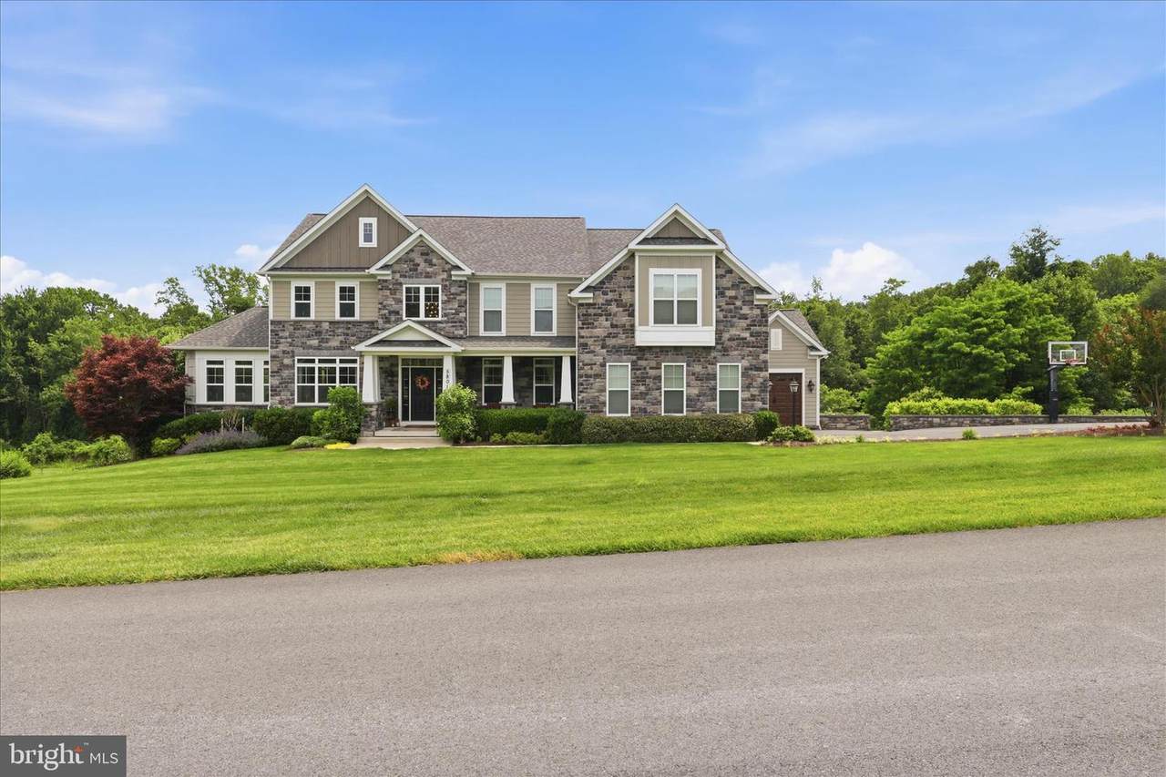 5801 Iroquois Place - Photo 1
