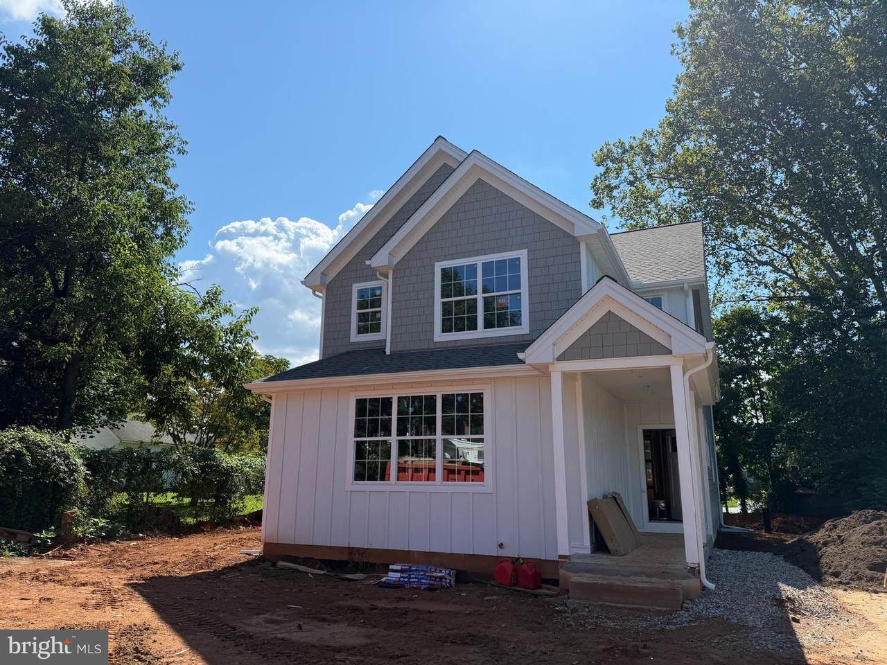 207 2ND Avenue - Photo 1