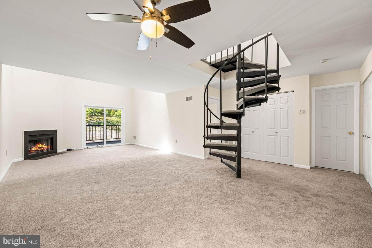 242 Valley Stream Lane - Photo 1