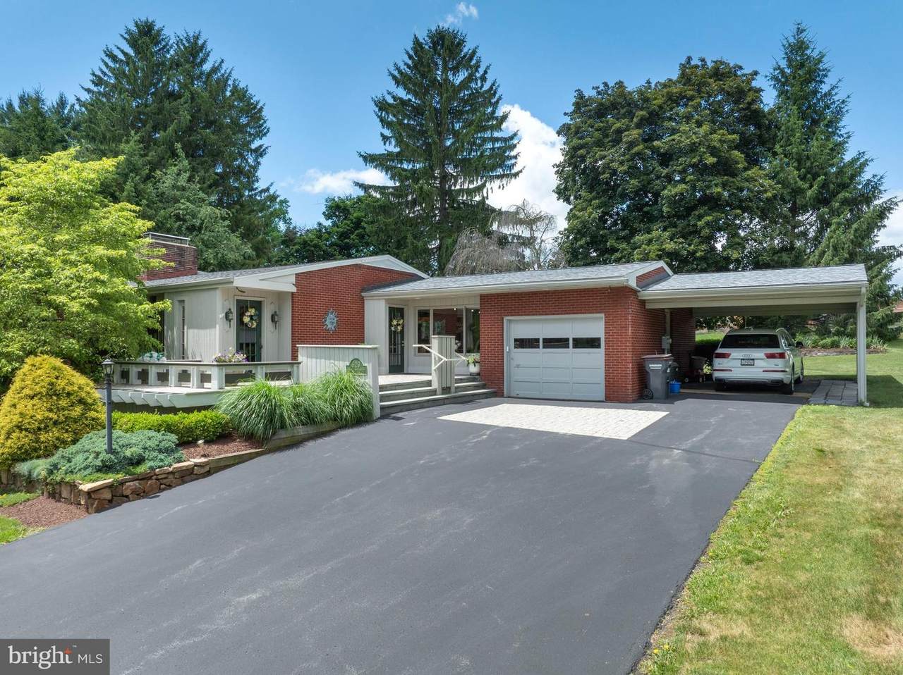 629 Beaumont Drive - Photo 1