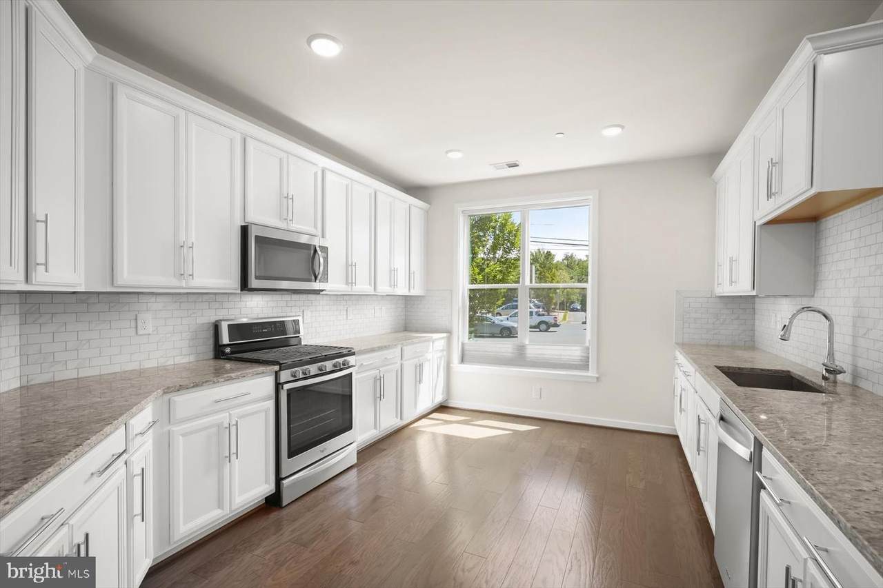 3985 Norton Place - Photo 1