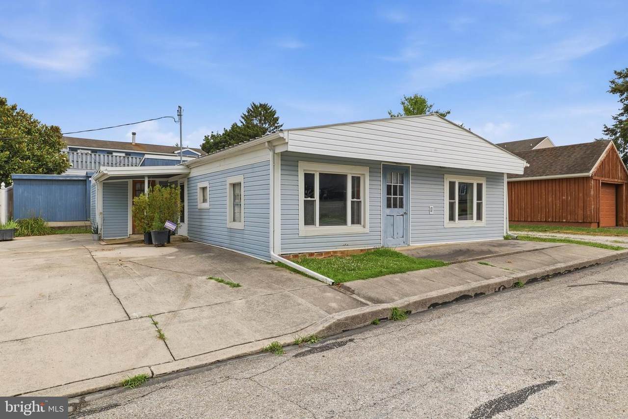 374 Maple Avenue - Photo 1