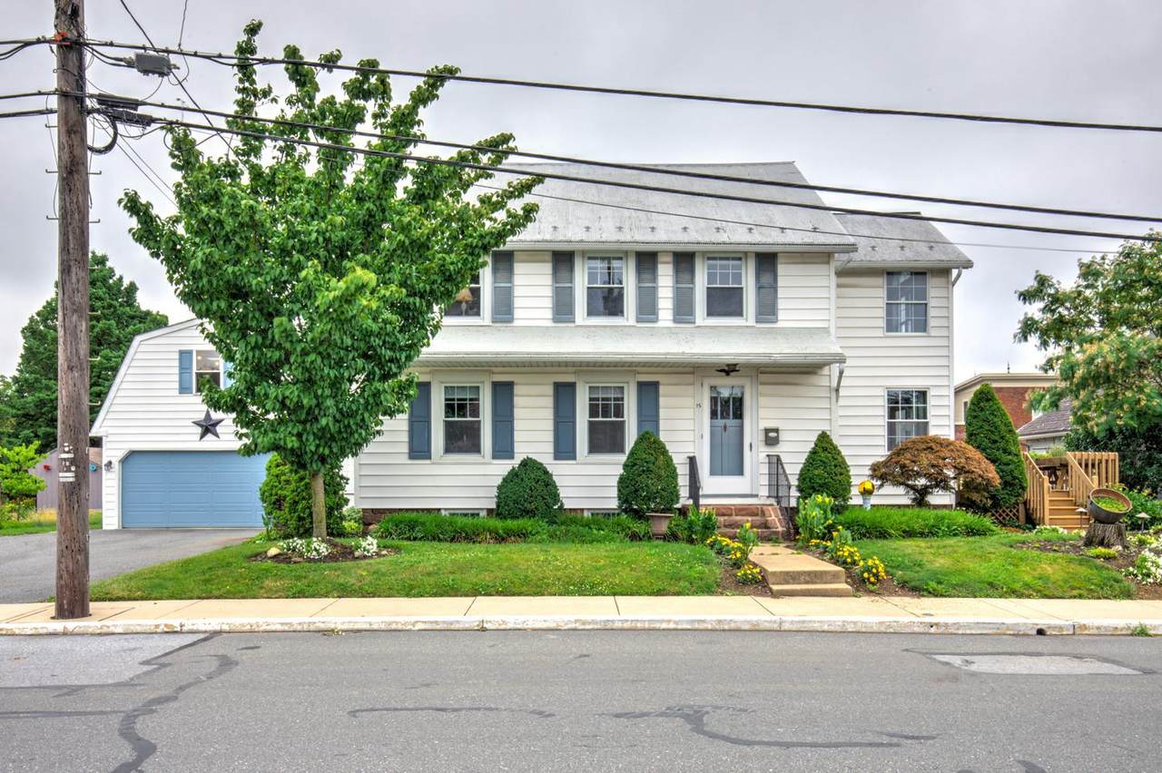 15 Custer Avenue - Photo 1