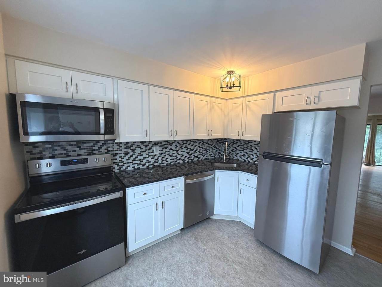 909 Silver Court - Photo 1