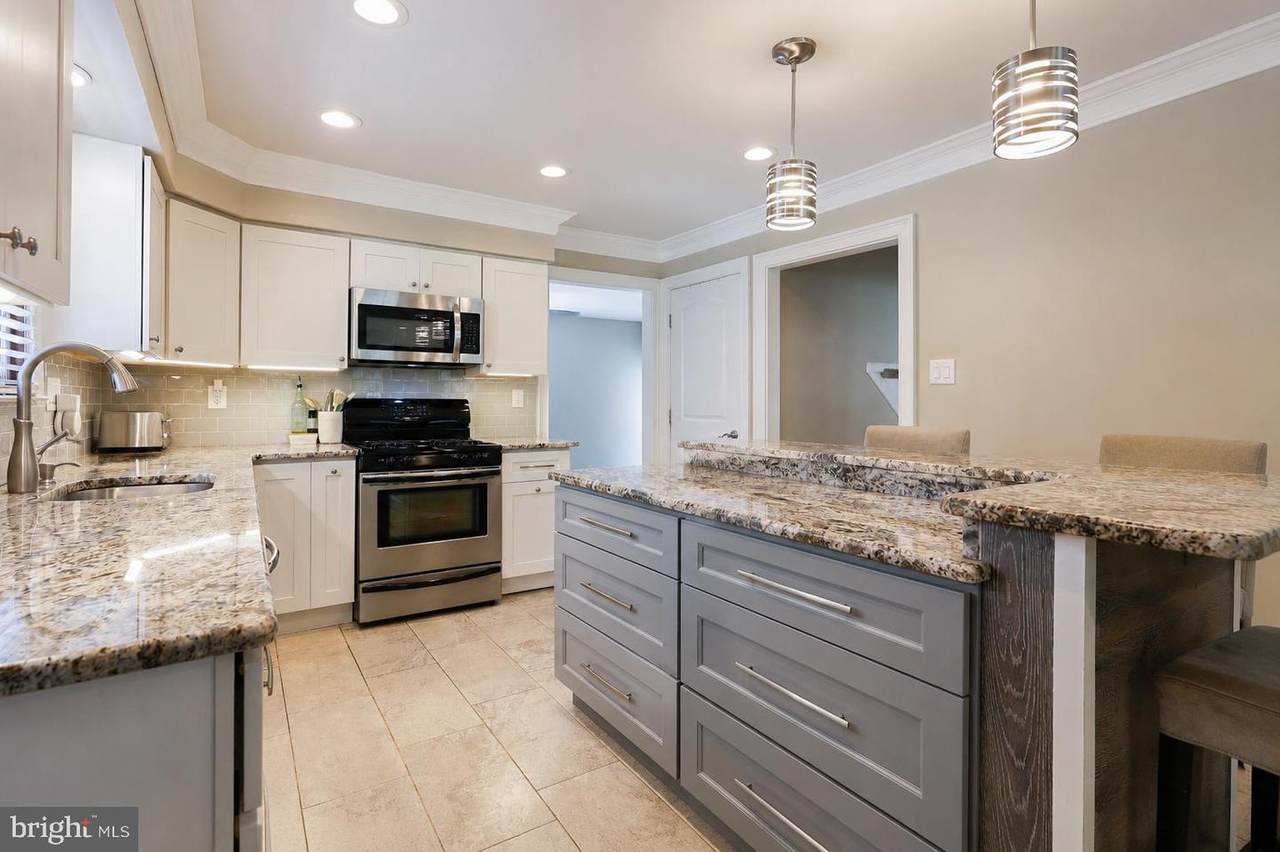 22 Laura Lane - Photo 1