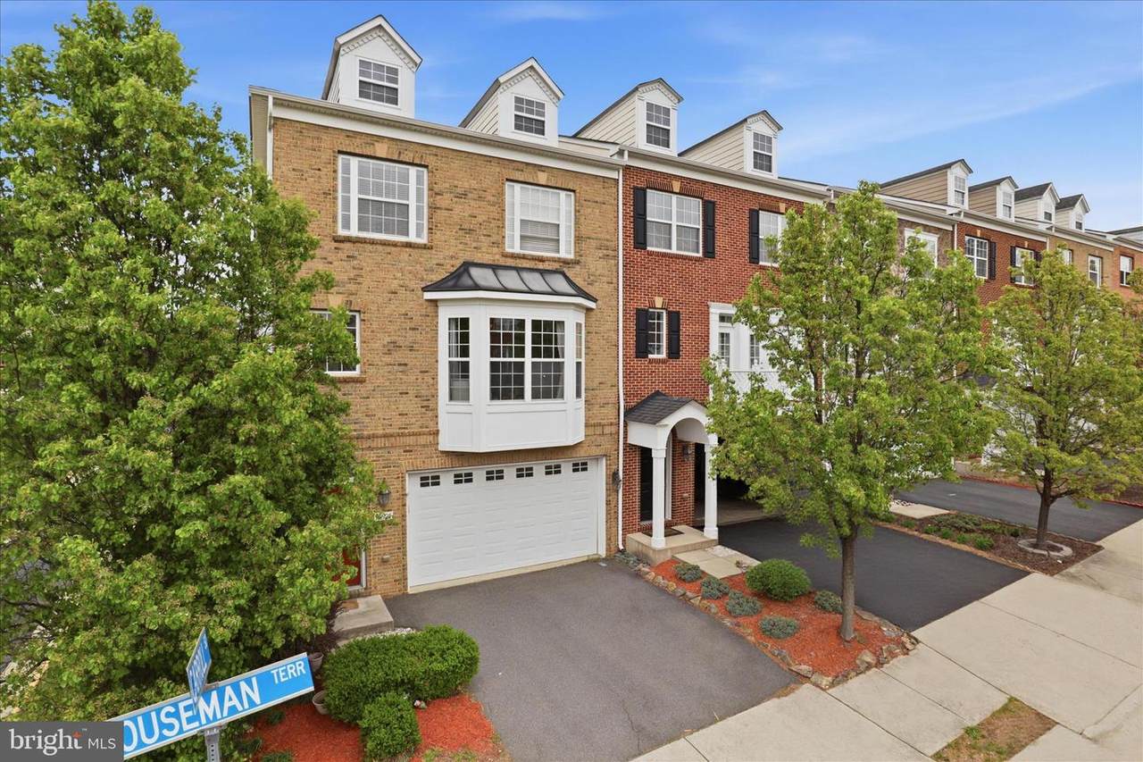 20925 Houseman Terrace - Photo 1