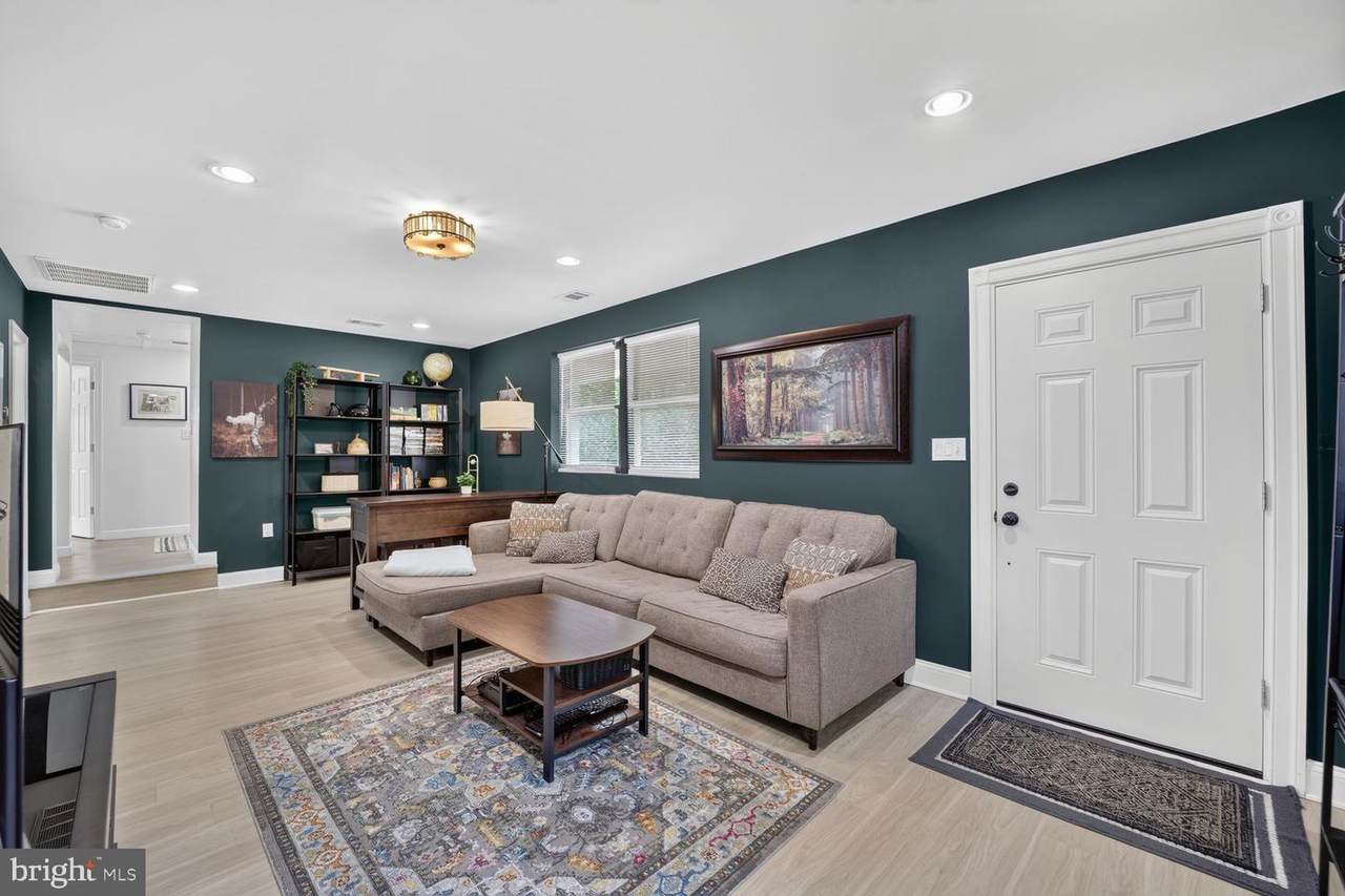 1410 Airport Lane - Photo 1
