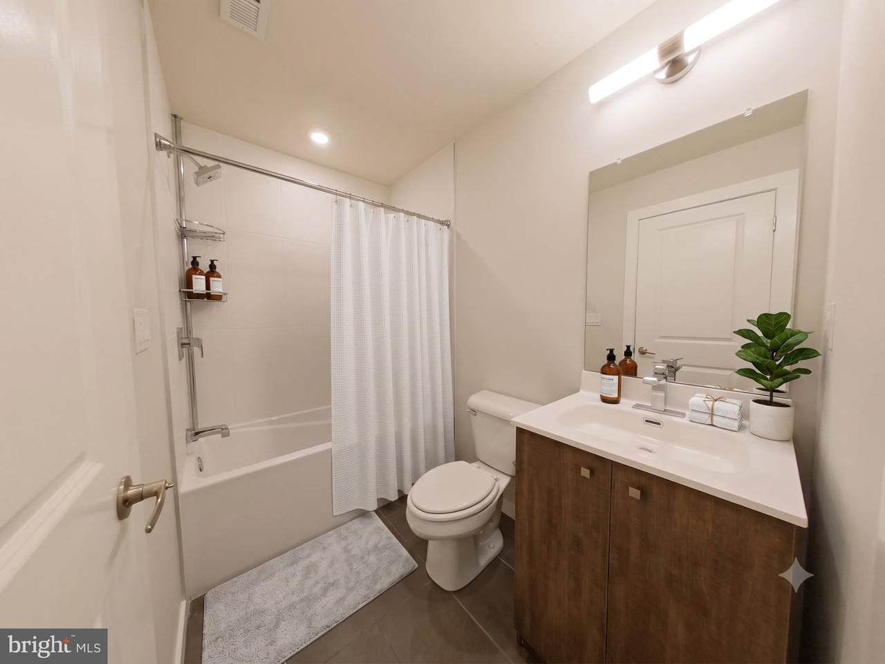 https://bt-photos.global.ssl.fastly.net/brightmls/1280_boomver_5_805173167150-2.jpg