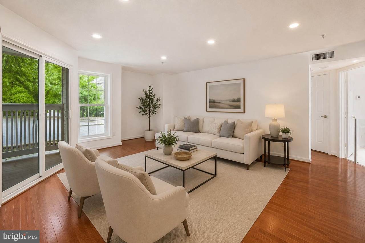 1504 Lincoln Way - Photo 1