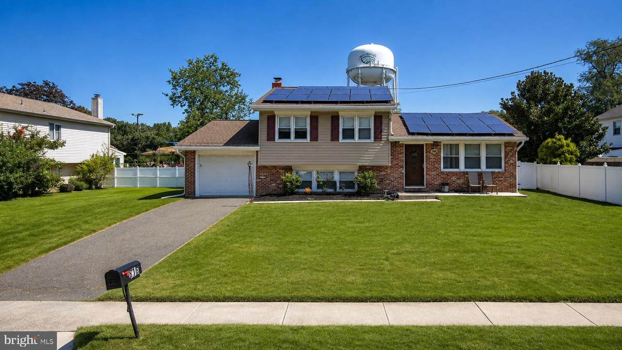 816 Lancing Road - Photo 1
