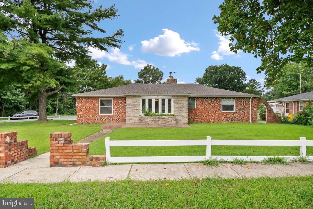 210 Broadview Boulevard - Photo 1
