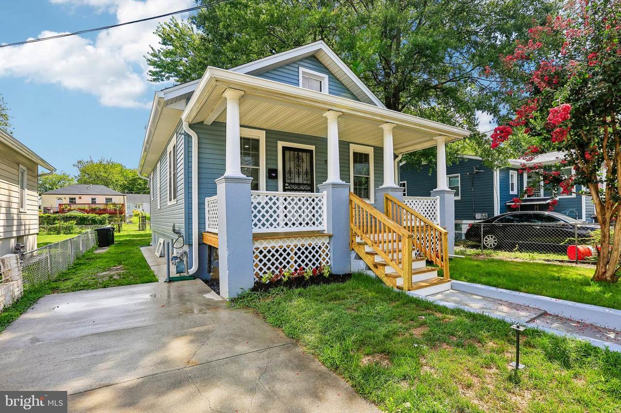 517 68TH Street - Photo 1