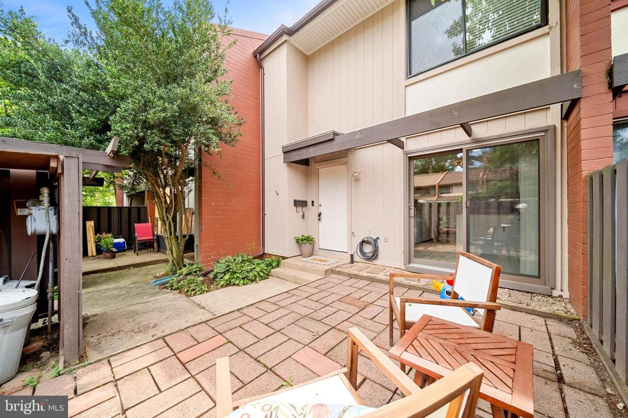 1386 Northgate Square - Photo 1