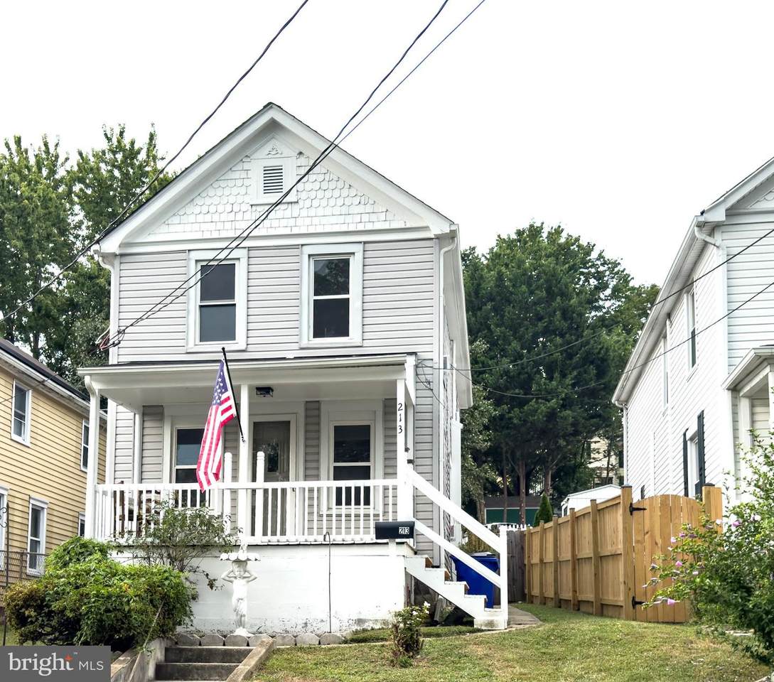 213 B Street - Photo 1