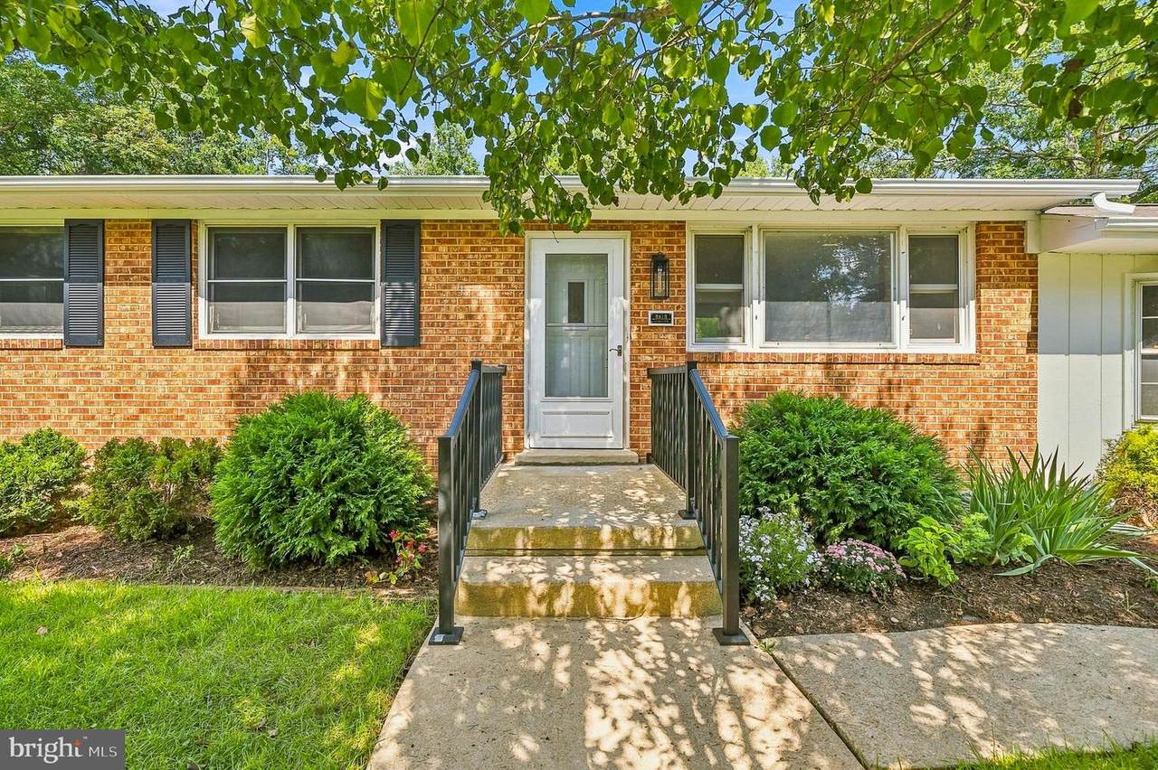 8618 Lantern Lane - Photo 1