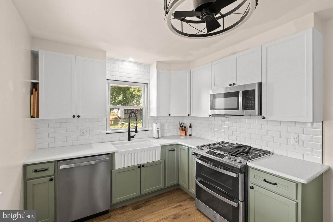 413 Superior Avenue - Photo 1