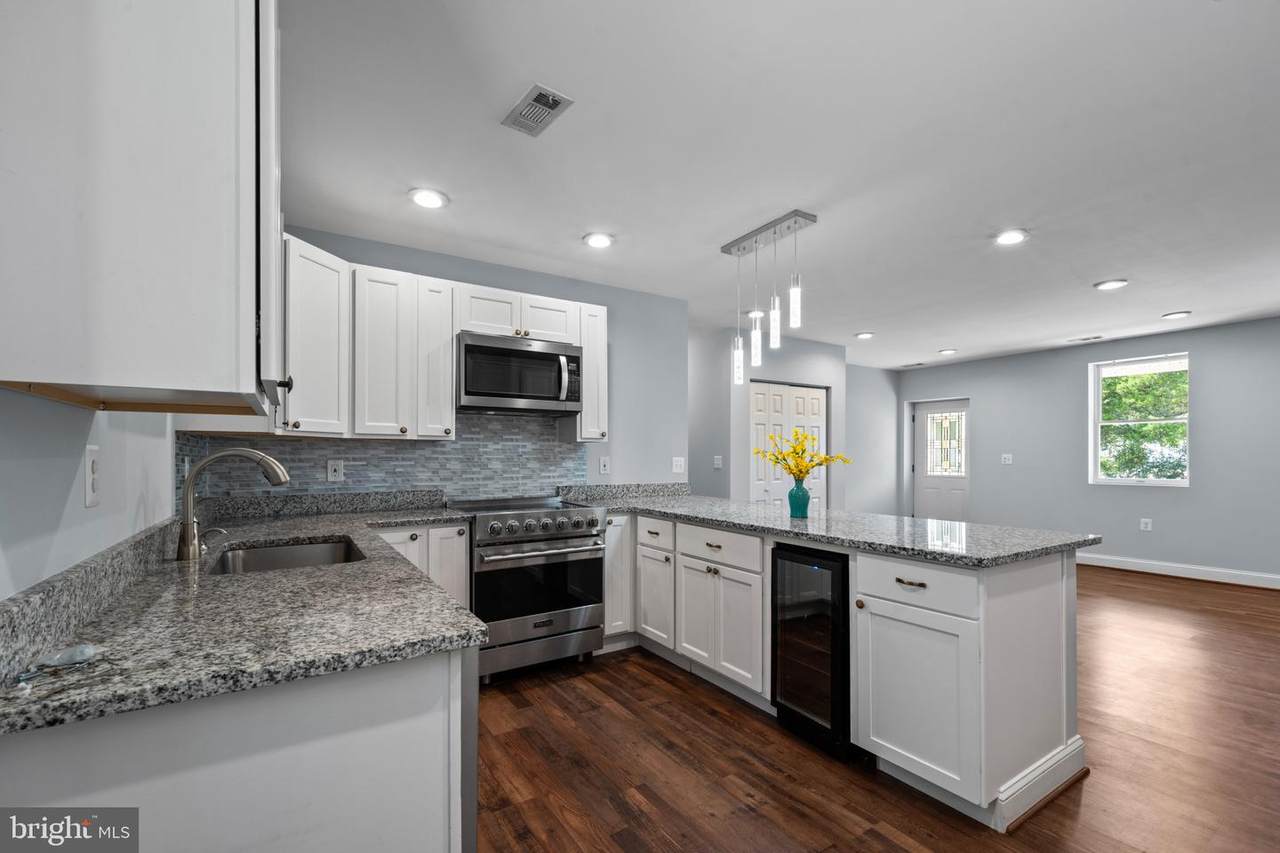 1342 Edna Road - Photo 1