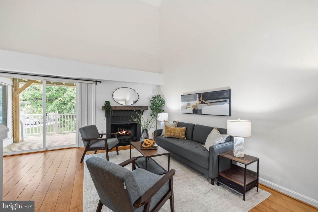 3377 Lakeside View Drive - Photo 1