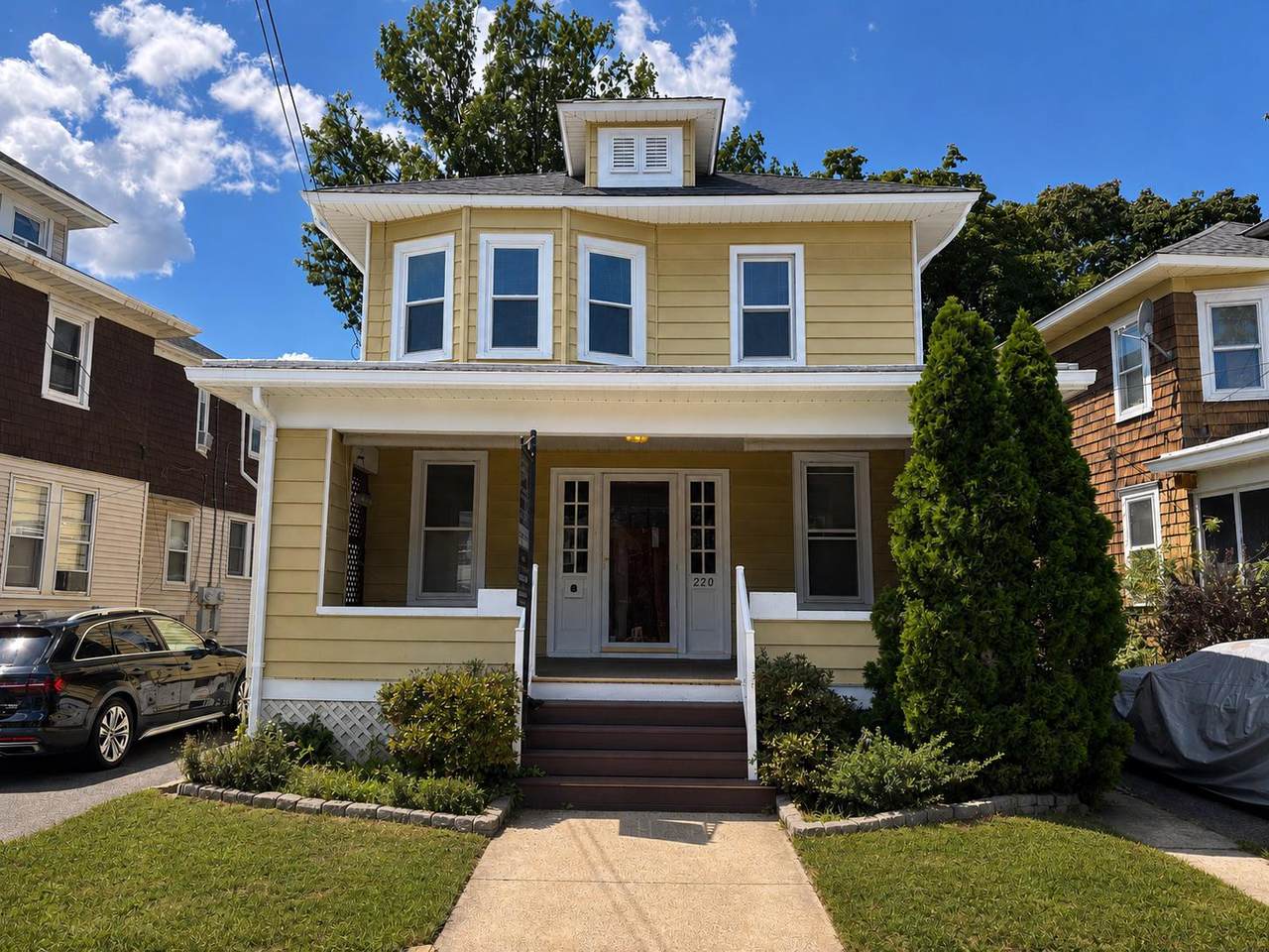 220 Hollywood Drive - Photo 1
