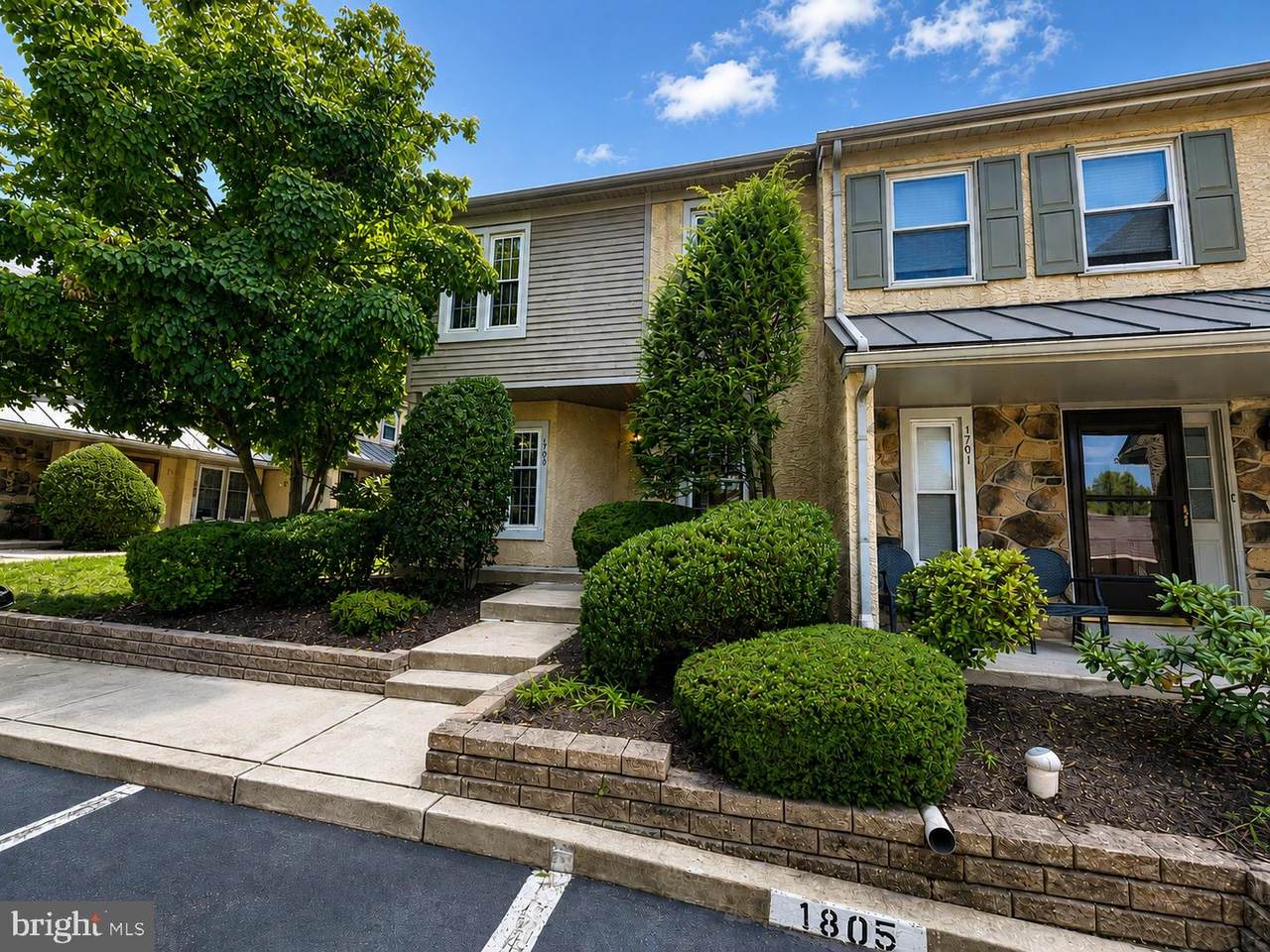 1700 Newmarket Court - Photo 1