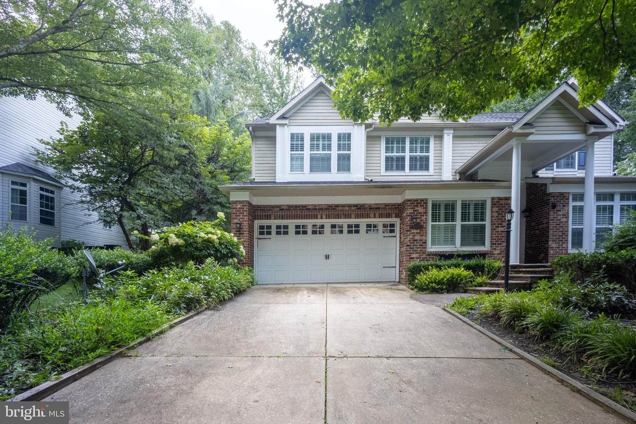 5425 Wooded Way - Photo 1