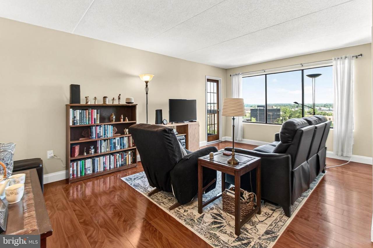 https://bt-photos.global.ssl.fastly.net/brightmls/1280_boomver_3_805306237544-2.jpg
