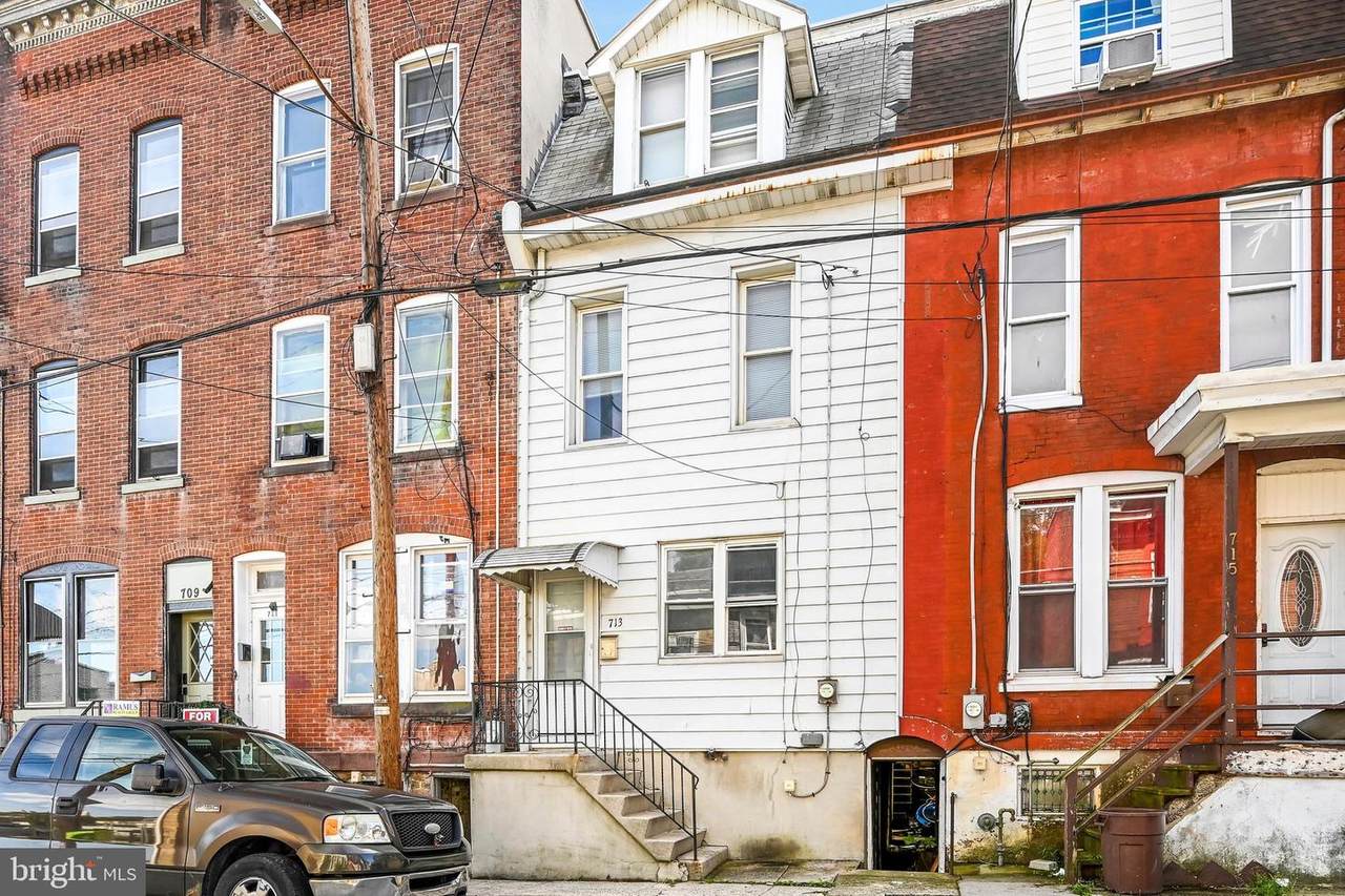 713 Norwegian Street - Photo 1
