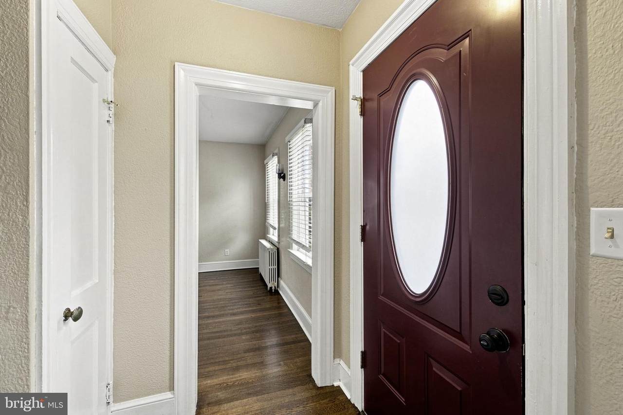 https://bt-photos.global.ssl.fastly.net/brightmls/1280_boomver_3_805312465768-2.jpg