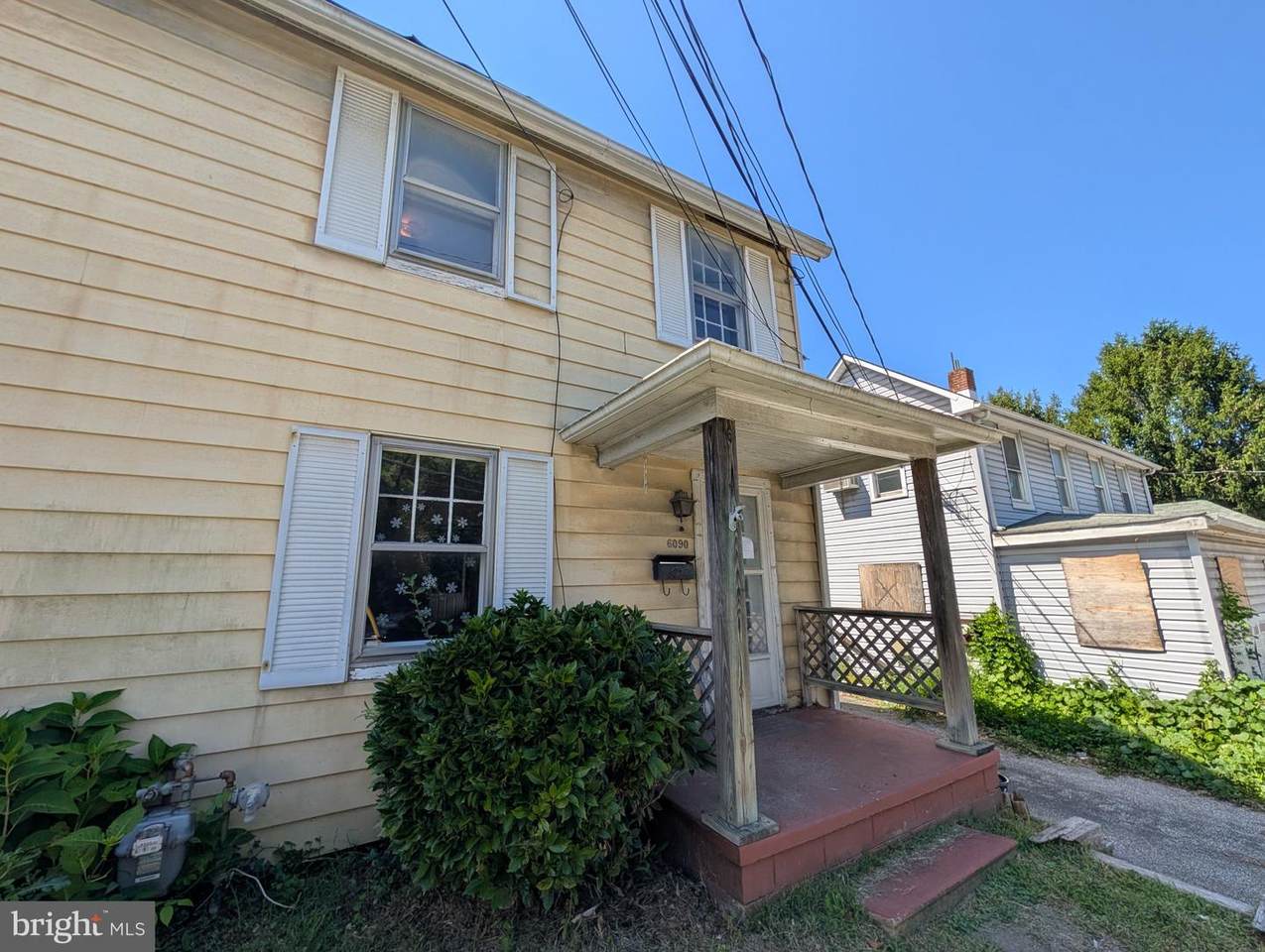 6090 Falls Road - Photo 1