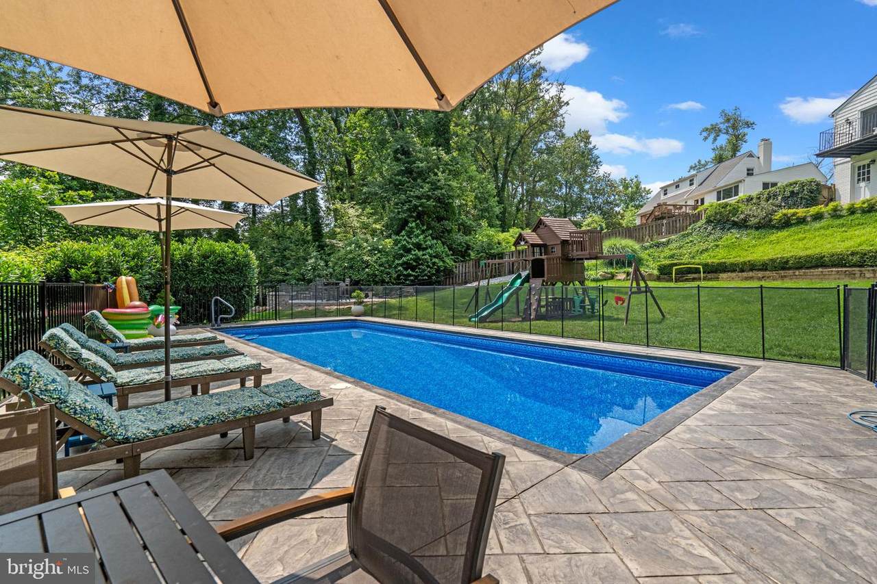 8703 Sudbury Place - Photo 1
