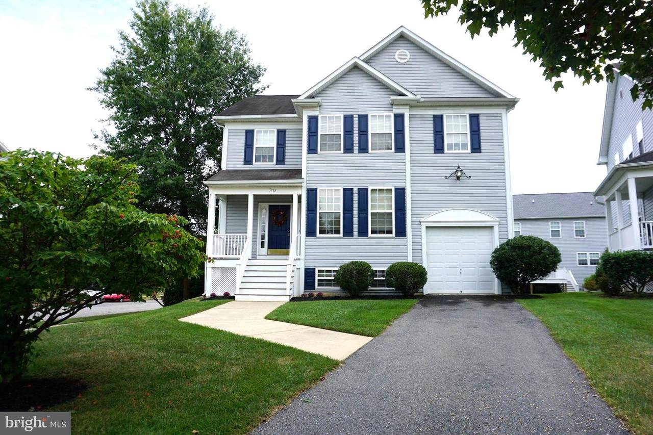 1715 Newport Circle - Photo 1