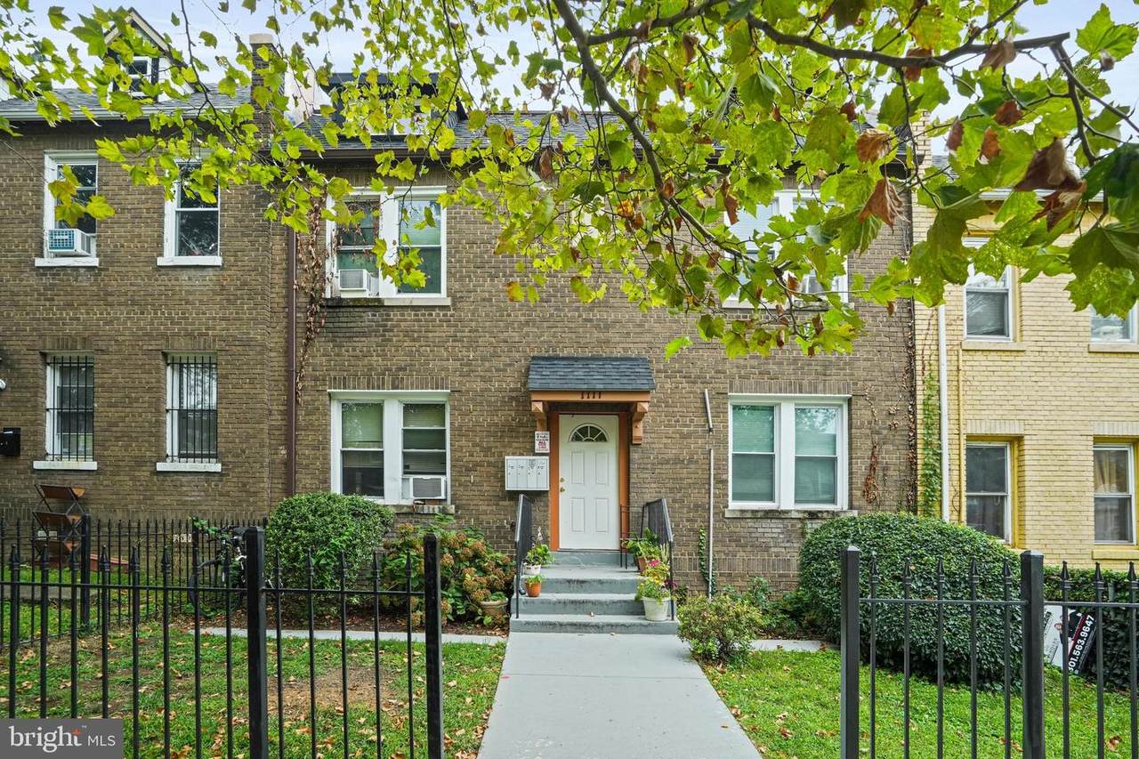 1111 Queen Street - Photo 1