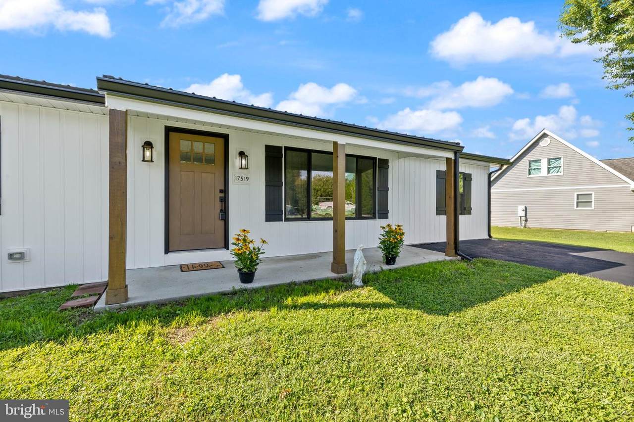 17519 General Longstreet Circle - Photo 1