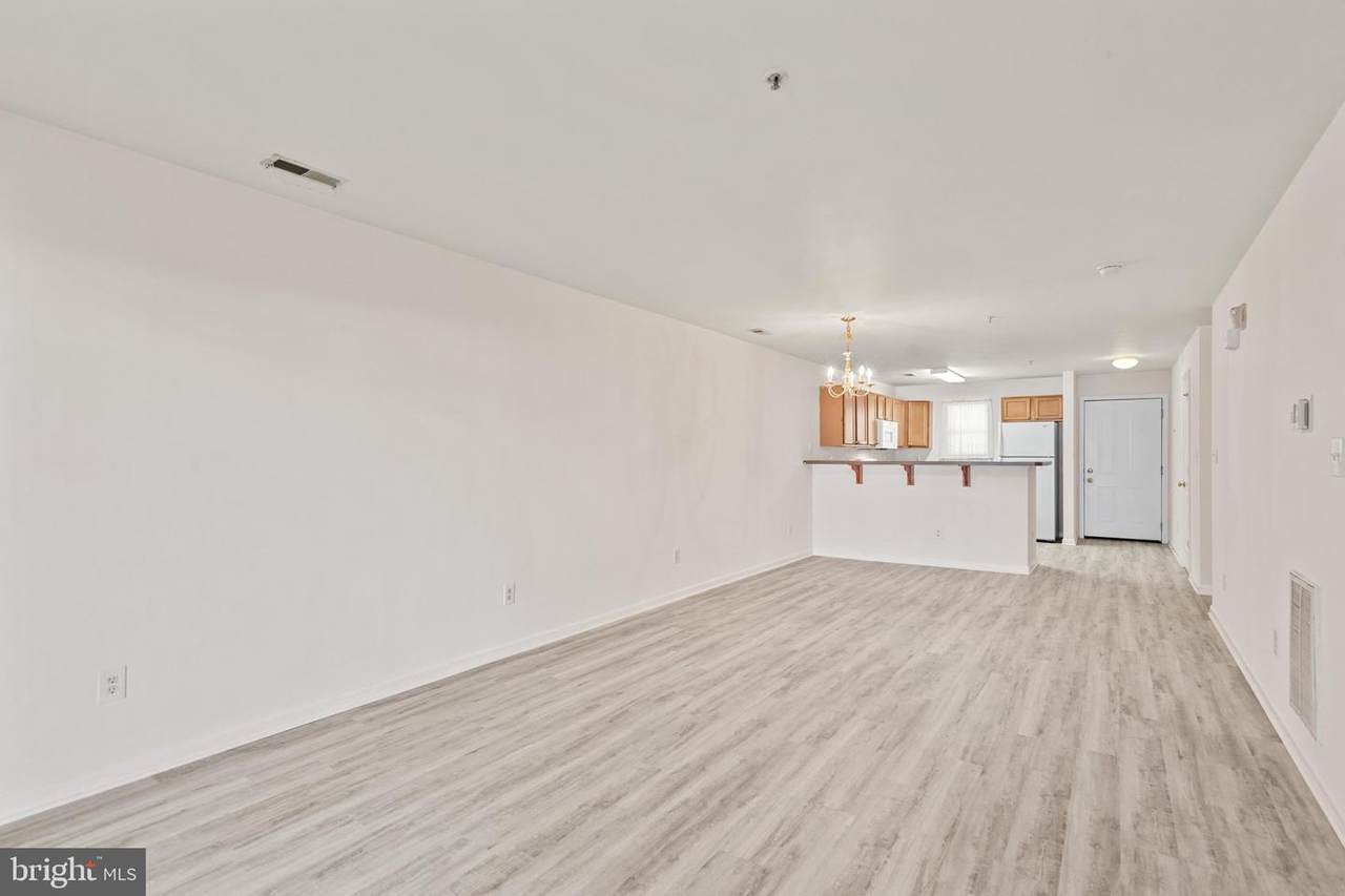 https://bt-photos.global.ssl.fastly.net/brightmls/1280_boomver_3_805351909138-2.jpg