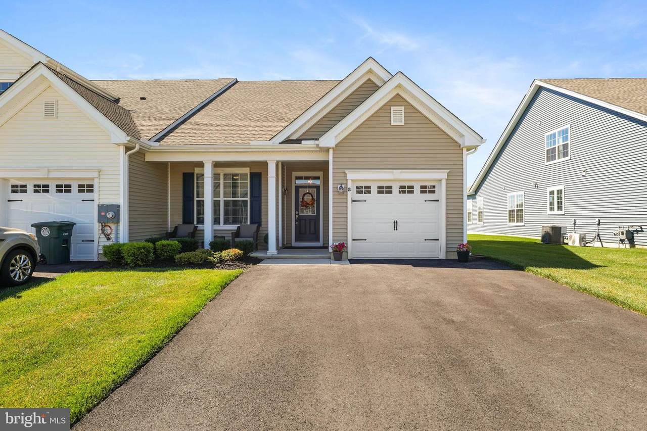 18 Prestwick Lane - Photo 1