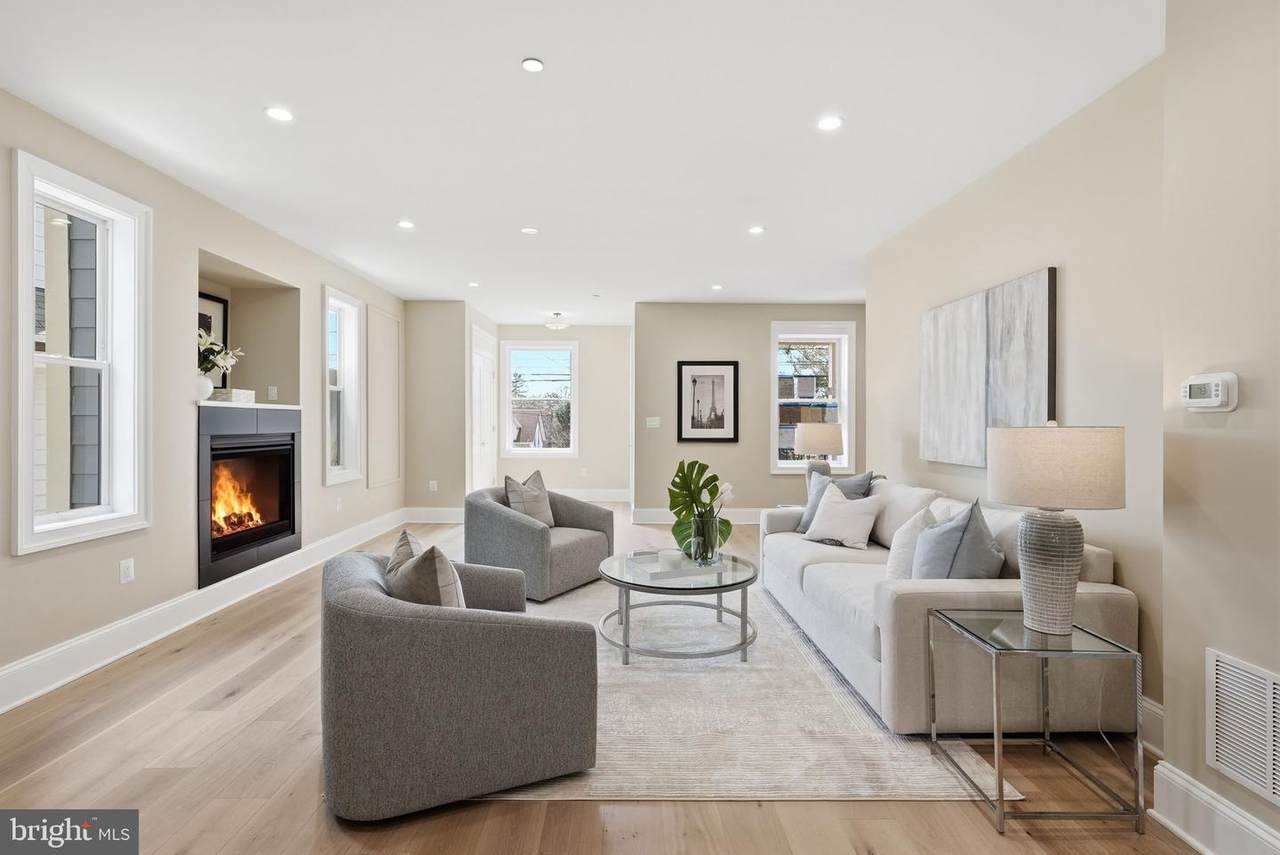 5047 Macarthur Boulevard - Photo 1