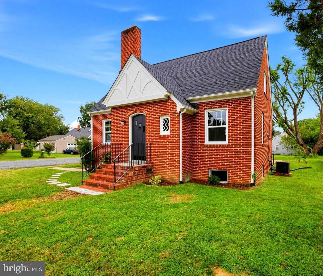 2401 Lafayette Boulevard - Photo 1