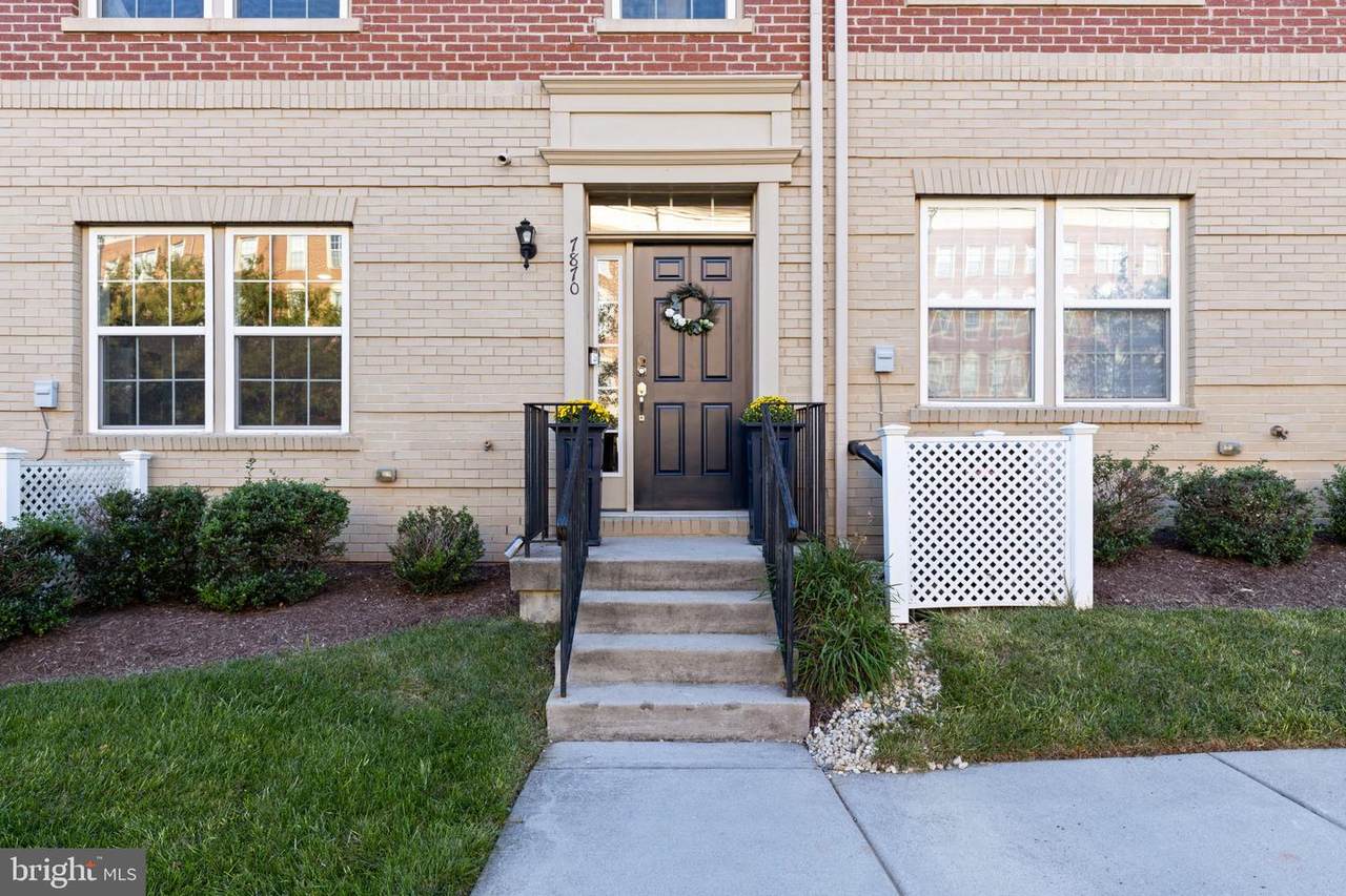 7870 Crescent Park Drive - Photo 1